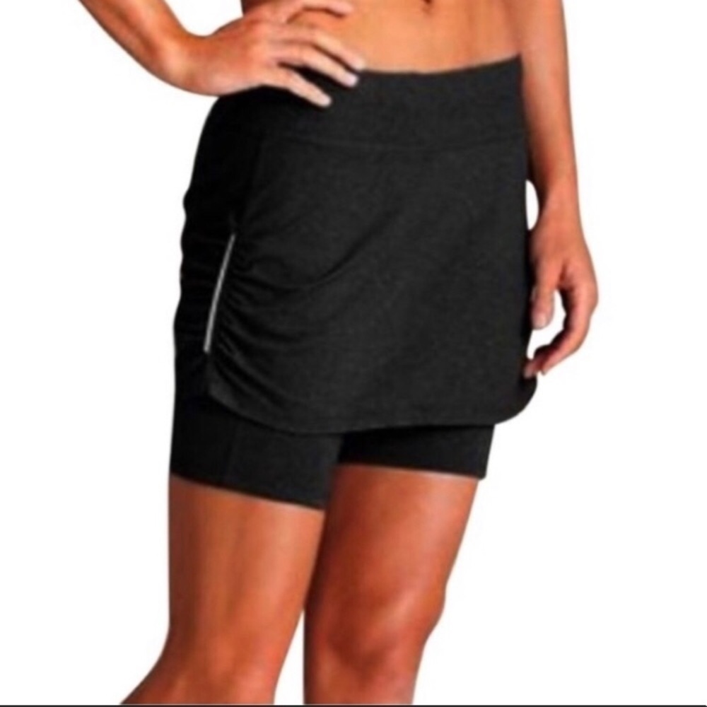 ATHLETA solid black Contender 2in1 skirt skort